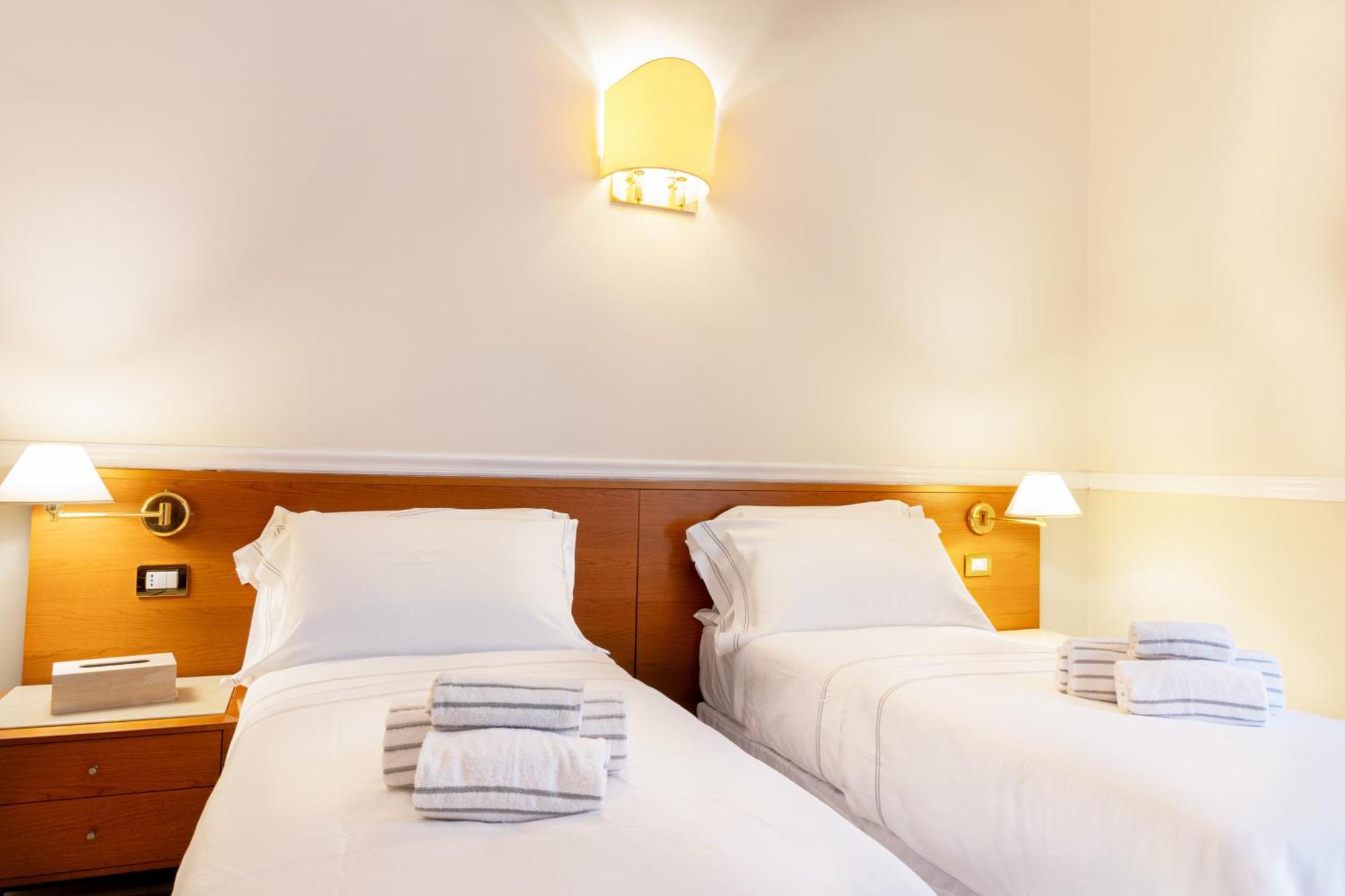 Hotel Domus ローマ エクステリア 写真